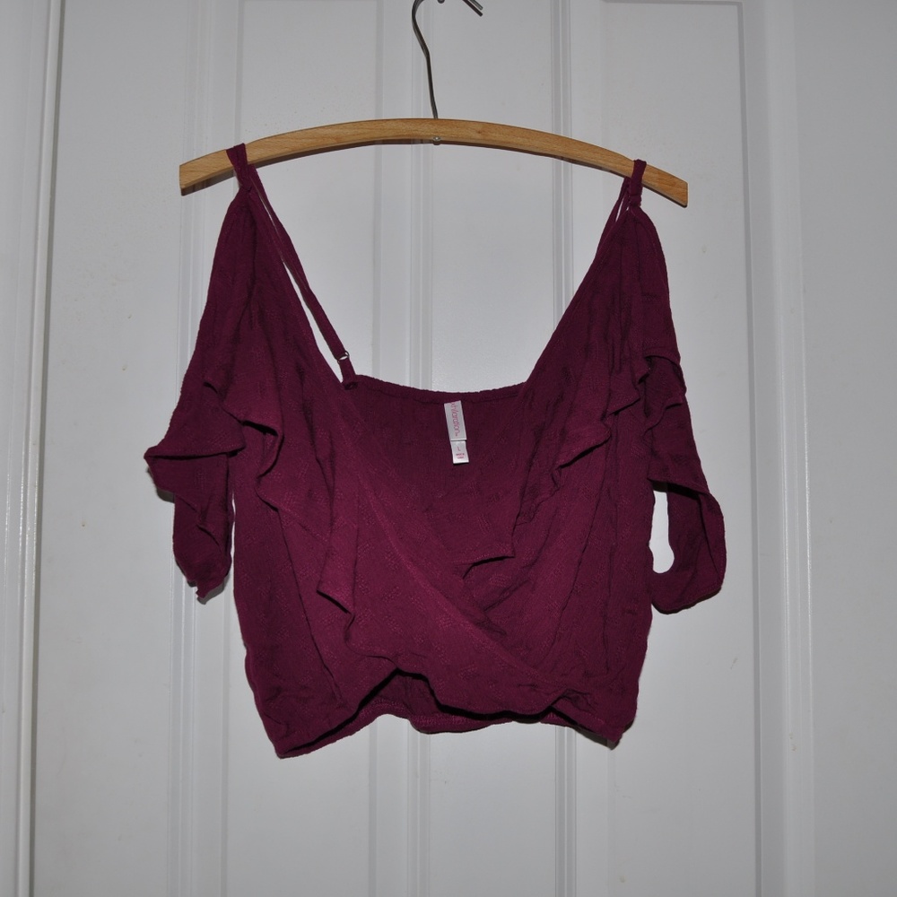 NEW Red Cold-Shoulder Surplice Crop Top [B6] - Picture 4 of 7